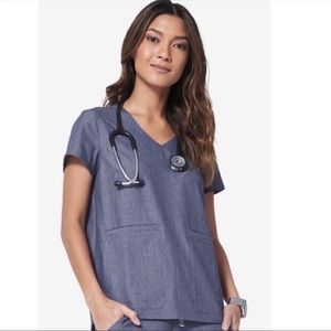 Figs Heather Denim Scrub Set
Cusco Top
Lima Joggers